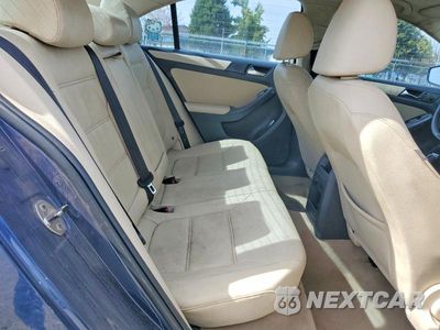 Zdjęcie 10 z 12 samochodu: 2011 VOLKSWAGEN JETTA SE VIN:3VWBZ7AJ0BM019112 - miniatura