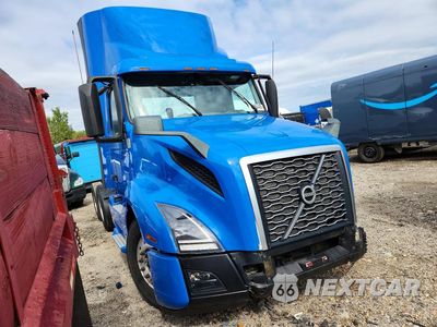Czwarte zdjęcie samochodu z boku: 2022 VOLVO VNL SEMI TRUCK VIN:4V4NC9EH8NN303333 - miniatura