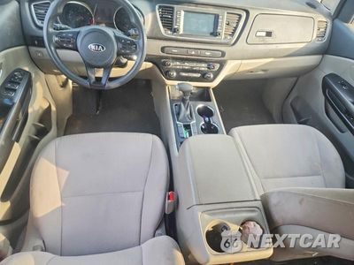Zdjęcie 8 z 12 samochodu: 2019 KIA SEDONA LX VIN:KNDMB5C12K6535182 - miniatura