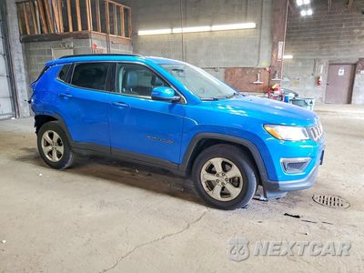 Czwarte zdjęcie samochodu z boku: 2019 JEEP COMPASS LATITUDE VIN:3C4NJDBB7KT829100 - miniatura