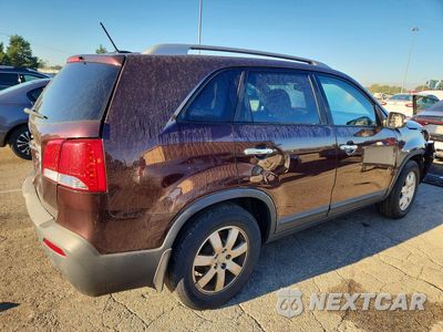 Trzecie zdjęcie samochodu z tyłu: 2013 KIA SORENTO LX VIN:5XYKT3A68DG390463 - miniatura