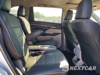 Zdjęcie 11 z 13 samochodu: 2016 TOYOTA HIGHLANDER LIMITED VIN:5TDDKRFH7GS310411 - miniatura