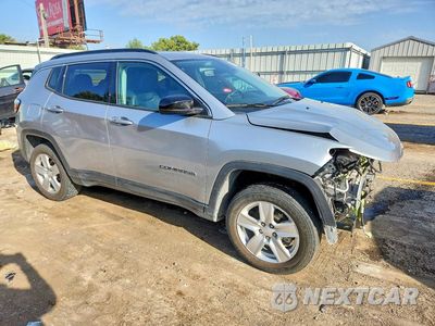 Czwarte zdjęcie samochodu z boku: 2022 JEEP COMPASS LATITUDE VIN:3C4NJDBB8NT134693 - miniatura