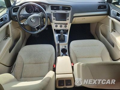 Zdjęcie 8 z 12 samochodu: 2017 VOLKSWAGEN GOLF SPORTWAGEN S VIN:3VWA17AU4HM502091 - miniatura