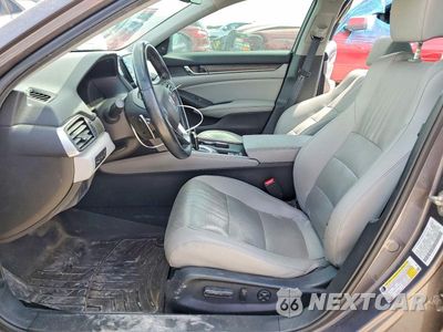 Zdjęcie 7 z 13 samochodu: 2019 HONDA ACCORD TOURING VIN:1HGCV2F98KA025260 - miniatura