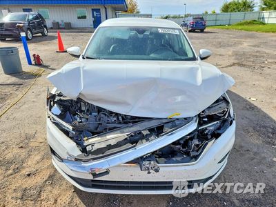 Piąte zdjęcie samochodu w środku: 2020 VOLKSWAGEN PASSAT SE VIN:1VWSA7A37LC020107 - miniatura