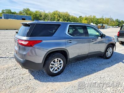 Trzecie zdjęcie samochodu z tyłu: 2020 CHEVROLET TRAVERSE LS VIN:1GNEVFKWXLJ215645 - miniatura