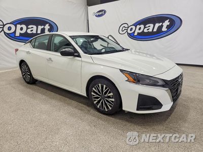 Czwarte zdjęcie samochodu z boku: 2025 NISSAN ALTIMA SV VIN:1N4BL4DV9SN353877 - miniatura