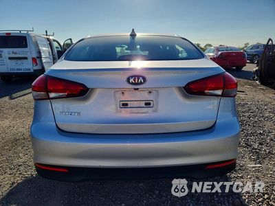 Zdjęcie 6 z 12 samochodu: 2017 KIA FORTE LX VIN:3KPFL4A78HE084950 - miniatura
