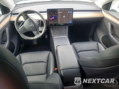 Zdjęcie 8 z 13 samochodu: 2024 TESLA MODEL Y VIN:7SAYGDEE9RA258493 - miniatura