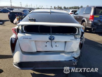 Zdjęcie 6 z 12 samochodu: 2016 TOYOTA PRIUS FOUR TOURING VIN:JTDKARFU3G3018943 - miniatura
