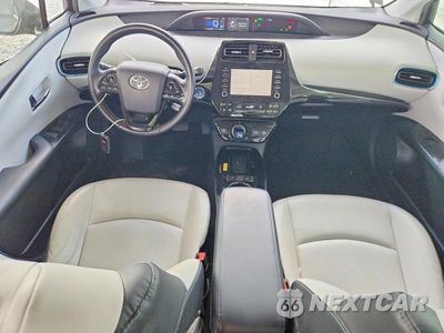 Zdjęcie 8 z 12 samochodu: 2020 TOYOTA PRIUS XLE AWD-E VIN:JTDL9RFU3L3020456 - miniatura