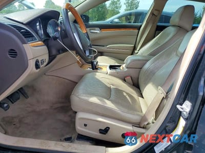 Zdjęcie 7 z 12 samochodu: 2014 CHRYSLER 300C VIN:2C3CCAEGXEH340036 - miniatura