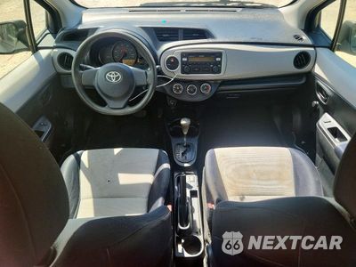 Zdjęcie 8 z 12 samochodu: 2012 TOYOTA YARIS 5-DOOR L VIN:JTDKTUD37CD524397 - miniatura