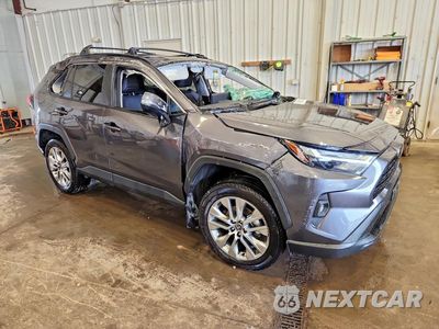 Czwarte zdjęcie samochodu z boku: 2024 TOYOTA RAV4 XLE PREMIUM VIN:2T3A1RFV1RC401477 - miniatura