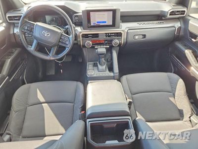 Zdjęcie 8 z 13 samochodu: 2025 TOYOTA TACOMA SR5 VIN:3TMKB5FN5SM041050 - miniatura