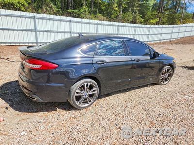 Trzecie zdjęcie samochodu z tyłu: 2020 FORD FUSION TITANIUM VIN:3FA6P0D95LR118439 - miniatura