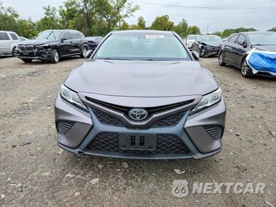 Piąte zdjęcie samochodu w środku: 2018 TOYOTA CAMRY SE VIN:4T1B11HK7JU599776 - miniatura