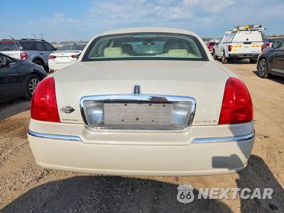 Zdjęcie 6 z 12 samochodu: 2006 LINCOLN TOWN CAR DESIGNER VIN:1LNHM83V46Y640635 - miniatura
