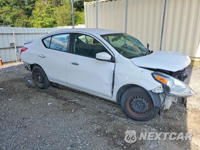 Czwarte zdjęcie samochodu z boku: 2017 NISSAN VERSA 1.6 SV VIN:3N1CN7AP3HL874640 - miniatura