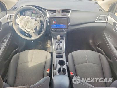 Zdjęcie 8 z 13 samochodu: 2016 NISSAN SENTRA S VIN:3N1AB7AP1GY334091 - miniatura