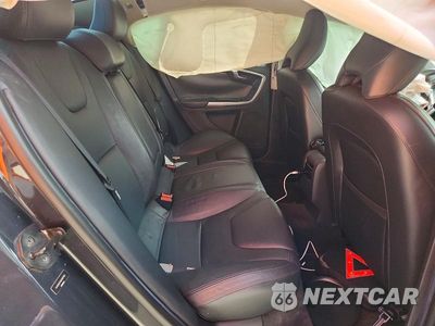 Zdjęcie 10 z 12 samochodu: 2013 VOLVO S60 T5 VIN:YV1612FS7D2187706 - miniatura
