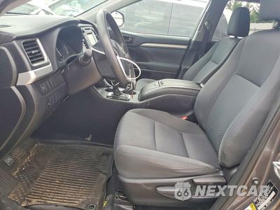 Zdjęcie 7 z 13 samochodu: 2019 TOYOTA HIGHLANDER LE VIN:5TDBZRFH6KS702517 - miniatura