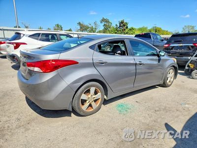 Trzecie zdjęcie samochodu z tyłu: 2013 HYUNDAI ELANTRA GLS VIN:5NPDH4AE6DH269057 - miniatura