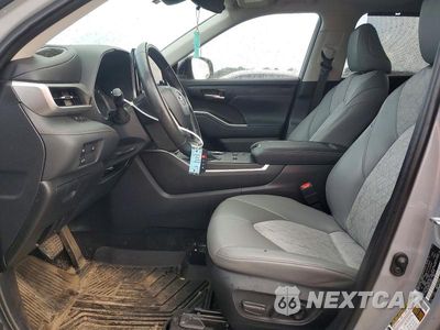 Zdjęcie 7 z 12 samochodu: 2023 TOYOTA HIGHLANDER HYBRID BRONZE EDITION VIN:5TDAARAH5PS520812 - miniatura