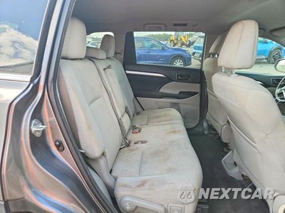 Zdjęcie 11 z 14 samochodu: 2018 TOYOTA HIGHLANDER LE VIN:5TDZZRFHXJS243649 - miniatura