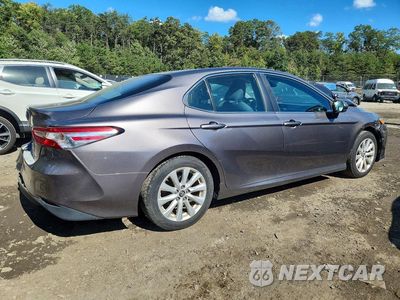 Trzecie zdjęcie samochodu z tyłu: 2018 TOYOTA CAMRY LE VIN:4T1B11HKXJU580798 - miniatura