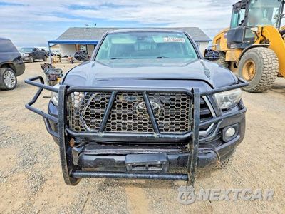 Piąte zdjęcie samochodu w środku: 2018 TOYOTA TACOMA SR5 V6 VIN:3TMDZ5BN9JM054456 - miniatura