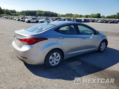 Trzecie zdjęcie samochodu z tyłu: 2016 HYUNDAI ELANTRA SE VIN:5NPDH4AE7GH722056 - miniatura