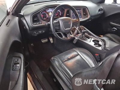 Zdjęcie 8 z 12 samochodu: 2018 DODGE CHALLENGER SXT VIN:2C3CDZAG1JH339322 - miniatura