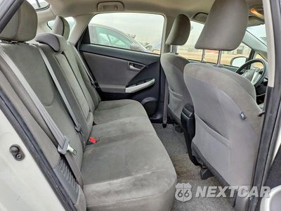 Zdjęcie 10 z 12 samochodu: 2014 TOYOTA PRIUS TWO VIN:JTDKN3DU3E1774057 - miniatura