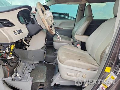 Zdjęcie 7 z 13 samochodu: 2012 TOYOTA SIENNA XLE 8-PASSENGER VIN:5TDYK3DC5CS248605 - miniatura