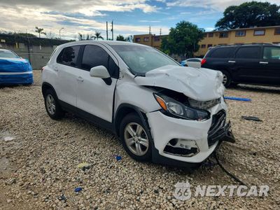 Czwarte zdjęcie samochodu z boku: 2019 CHEVROLET TRAX LS VIN:3GNCJKSB9KL251813 - miniatura