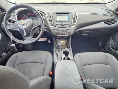 Zdjęcie 8 z 12 samochodu: 2017 CHEVROLET MALIBU LT VIN:1G1ZE5ST3HF121541 - miniatura