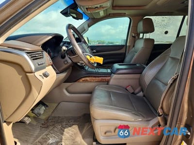Zdjęcie 7 z 13 samochodu: 2016 CHEVROLET SUBURBAN C1500 LTZ VIN:1GNSCJKC1GR392576 - miniatura