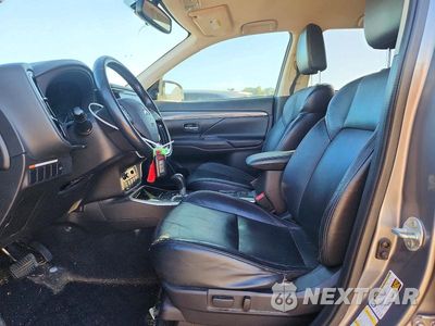 Zdjęcie 7 z 13 samochodu: 2019 MITSUBISHI OUTLANDER SE VIN:JA4AZ3A39KZ046200 - miniatura