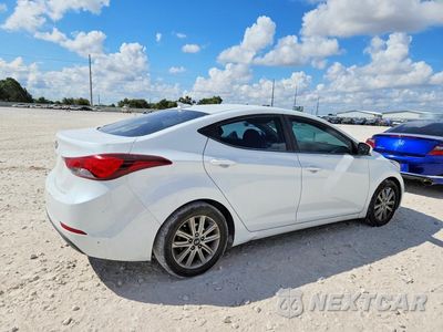 Trzecie zdjęcie samochodu z tyłu: 2016 HYUNDAI ELANTRA SE VIN:5NPDH4AE8GH757124 - miniatura