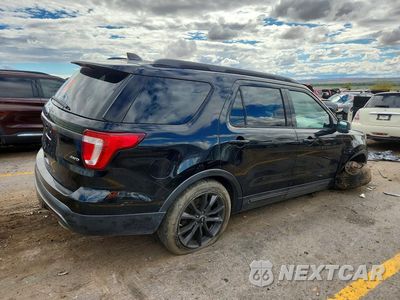 Trzecie zdjęcie samochodu z tyłu: 2017 FORD EXPLORER XLT VIN:1FM5K8D88HGE16276 - miniatura