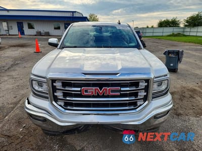 Piąte zdjęcie samochodu w środku: 2018 GMC SIERRA K1500 SLT VIN:3GTU2NEC4JG523899 - miniatura