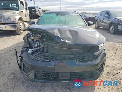 Piąte zdjęcie samochodu w środku: 2026 KIA K5 GT LINE VIN:KNAG64J75T5430739 - miniatura