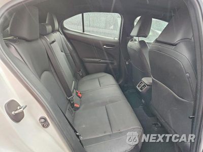 Zdjęcie 10 z 12 samochodu: 2023 LEXUS UX 250H PREMIUM VIN:JTHP9JBH8P2067164 - miniatura