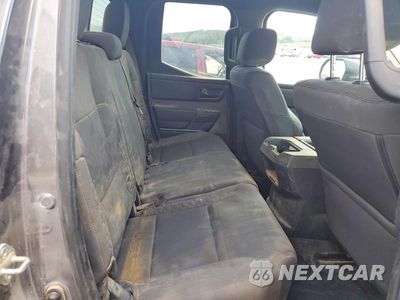 Zdjęcie 10 z 12 samochodu: 2025 TOYOTA TUNDRA SR VIN:5TFKB5DA9SX261365 - miniatura