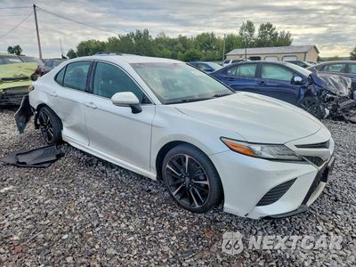 Czwarte zdjęcie samochodu z boku: 2018 TOYOTA CAMRY XSE VIN:4T1B61HK2JU101064 - miniatura