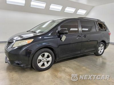 2015 TOYOTA SIENNA LE 5TDKK3DC4FS680788 - główne zdjęcie licytacji z USA - miniatura