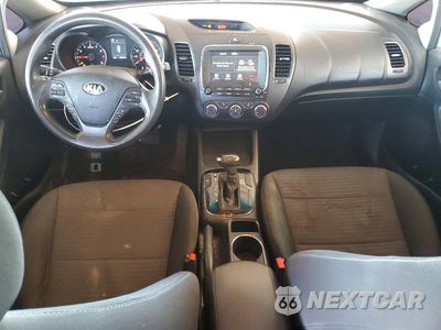 Zdjęcie 8 z 12 samochodu: 2018 KIA FORTE LX VIN:3KPFL4A77JE211581 - miniatura