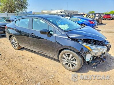 Czwarte zdjęcie samochodu z boku: 2025 NISSAN VERSA SV VIN:3N1CN8EV2SL815746 - miniatura